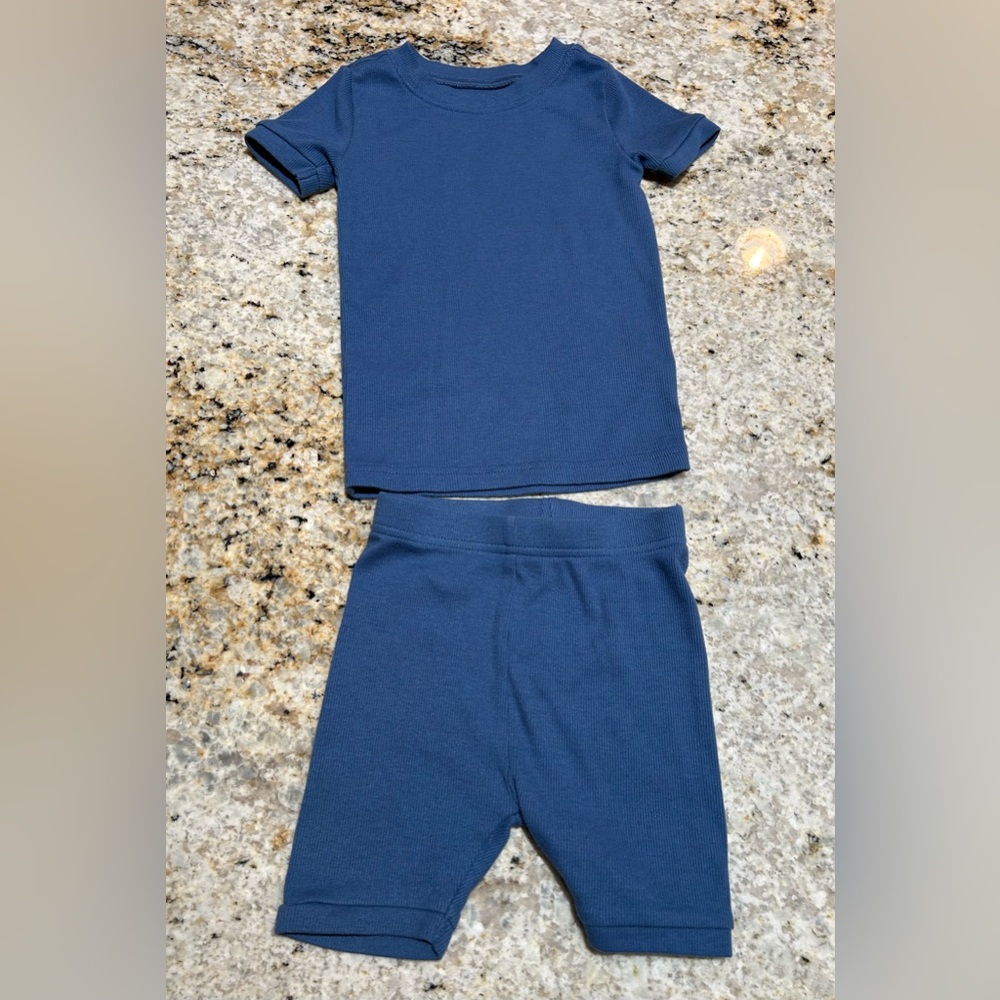 Old Navy pajamas 3T never worn